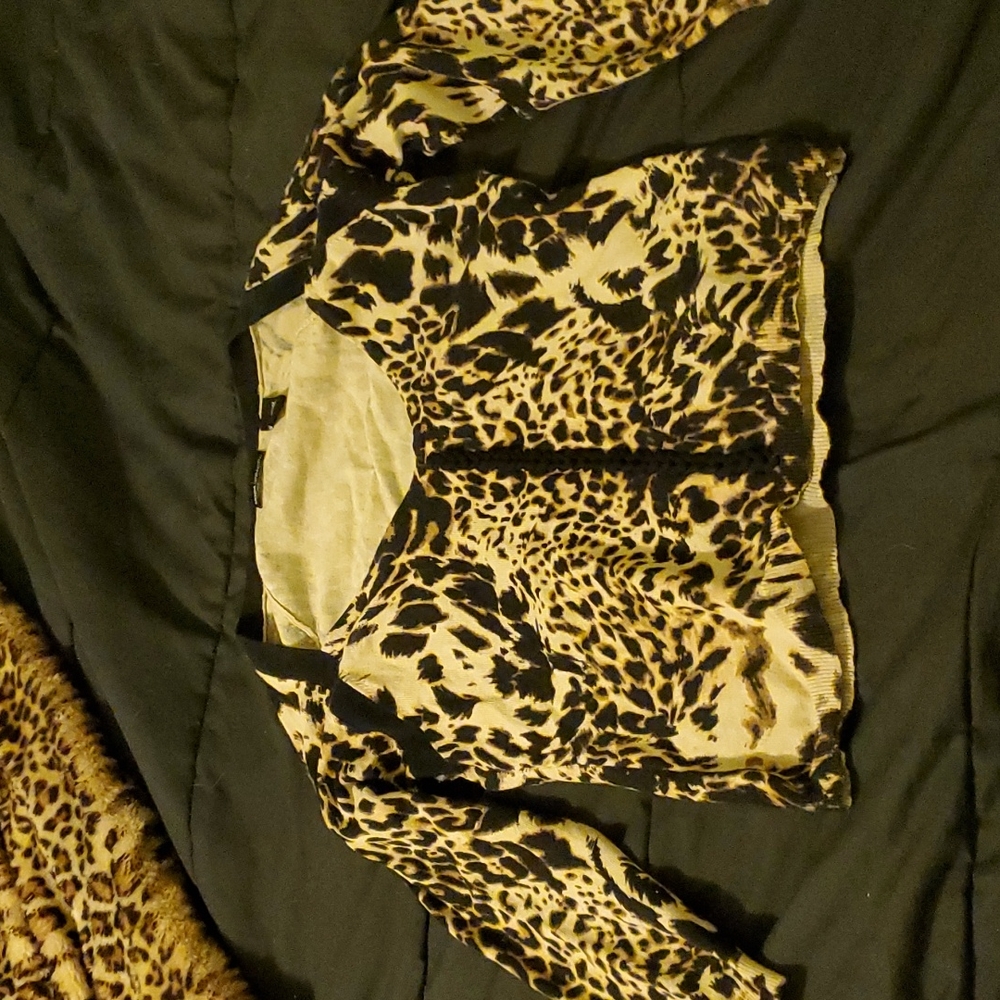 Animal Print sweater M 😍